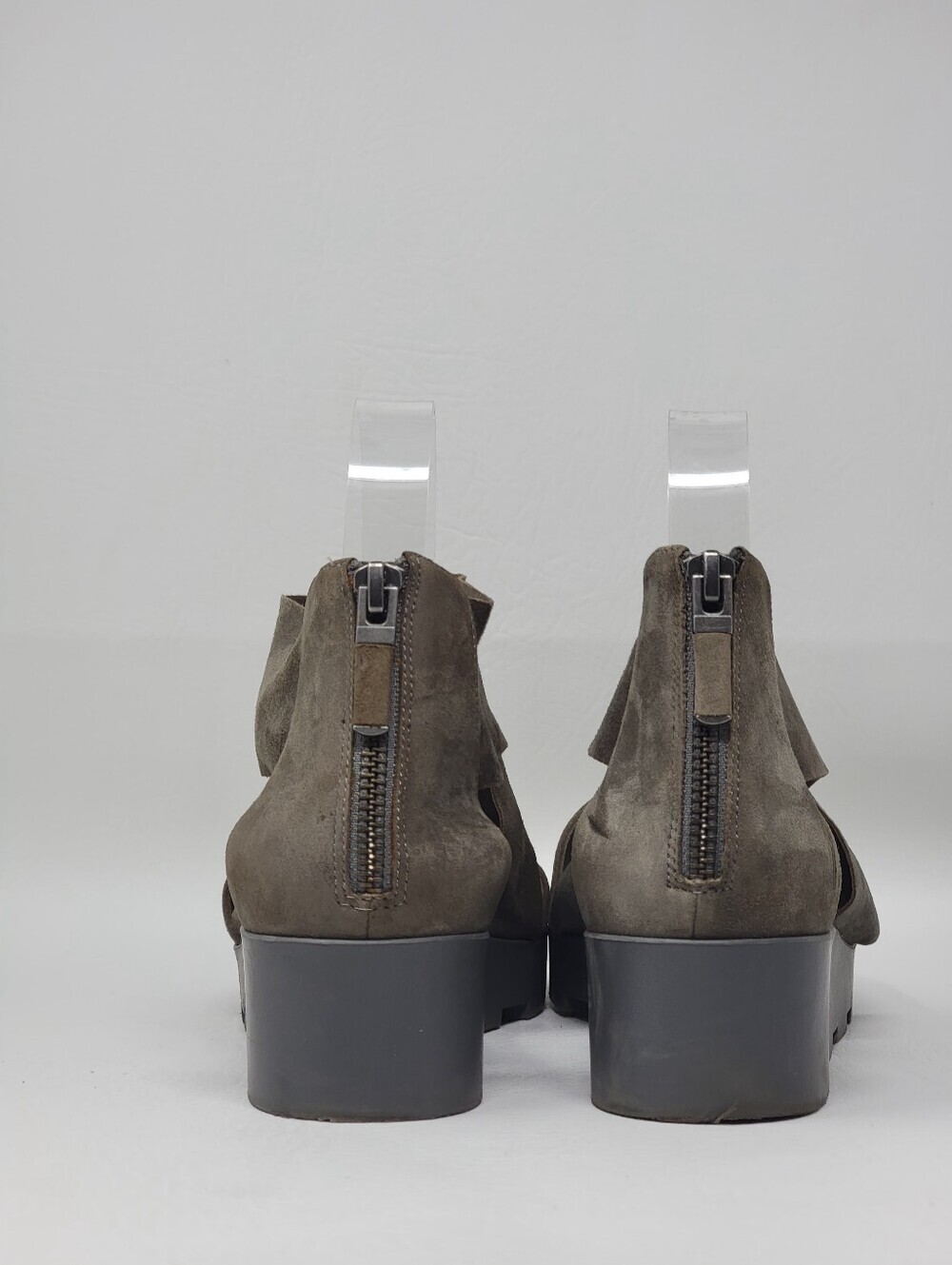 Eileen Fisher Carver Suede Wedge Sandals Gray Taupe Cutout Zip Womens Size 8.5 - Picture 8 of 10